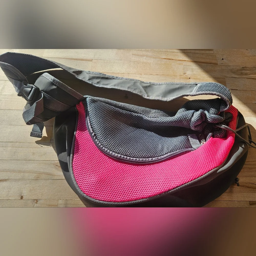 NWOT Pet Dog Sling Carrier, Breathable Mesh Portable Travel Safe Shoulder Sling